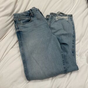 LIKE NEW Women’s Distressed Good American Straight Jeans